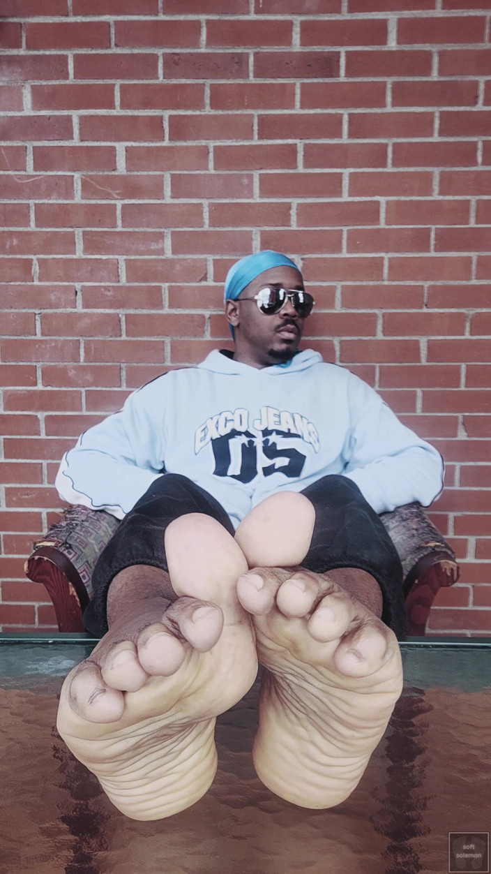 Soft Soleman: Pamer kaki priaku 3