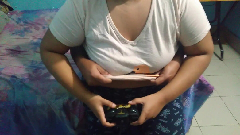 Aria Mia: Heißer teen stiefschwester-sex mit spielen