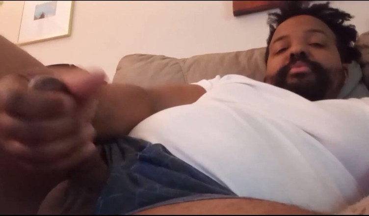 Eddie Venezuela: 继父弹跳鸡巴，弯曲球并射在他的腿上射精