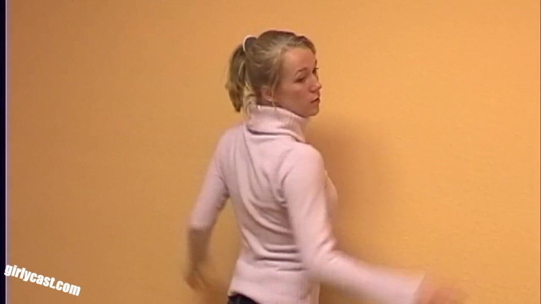 Girlycast: Teen anna zuerst nackt &amp; pinkshot