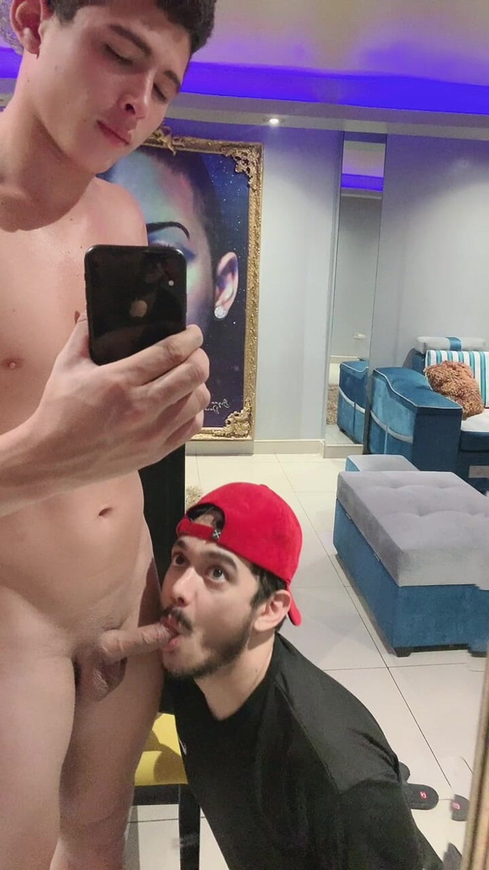 The-hook305: Markus Gets a Blowjob in Front of the Mirror