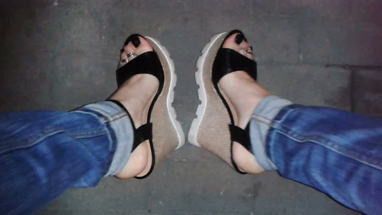 Heelex: Platform Wedges and Toe Rings