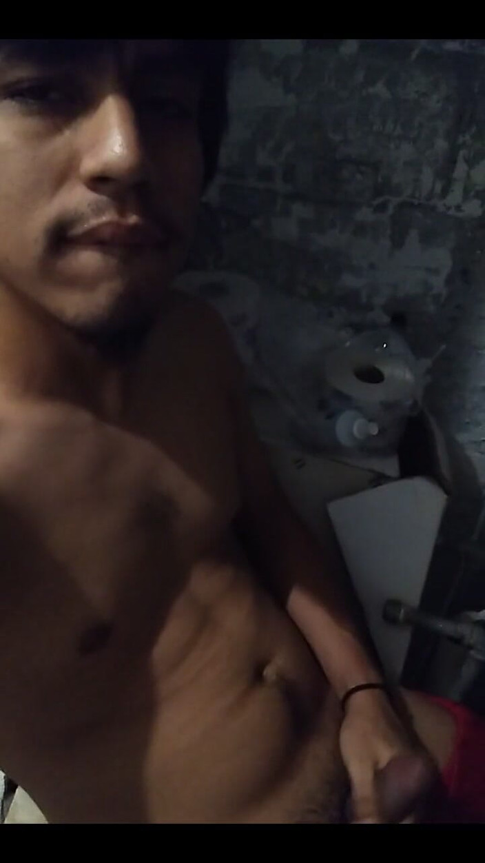 AlexAlejandro13: Disfrutto il mio corpo nudo