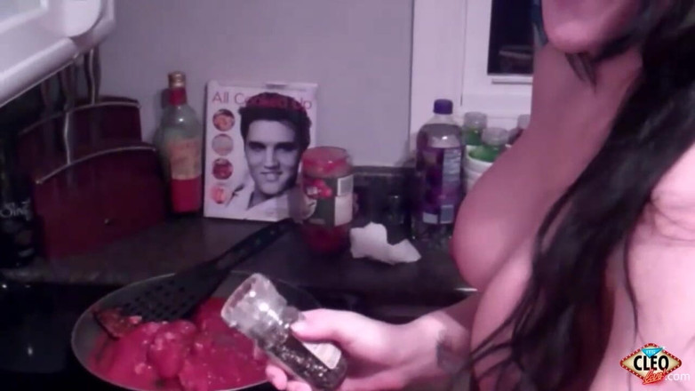 Cleo: Naked Cooking with Cleo