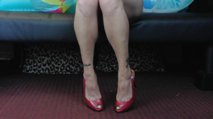 Abby Anna: Sarkan çifte yüksek topuklu ayakkabılar