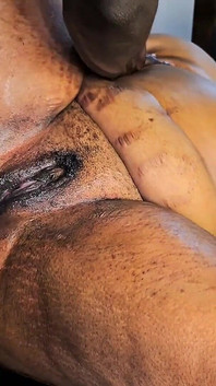 55letá paní Olivia tvrdě šuká do análu po tělocvičně