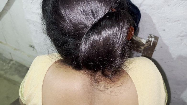 Roxx: 村でファック本物のデヴァールBhabhi.1