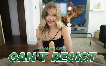 Deviants VR: Gabie blonde - tidak dapat menahan