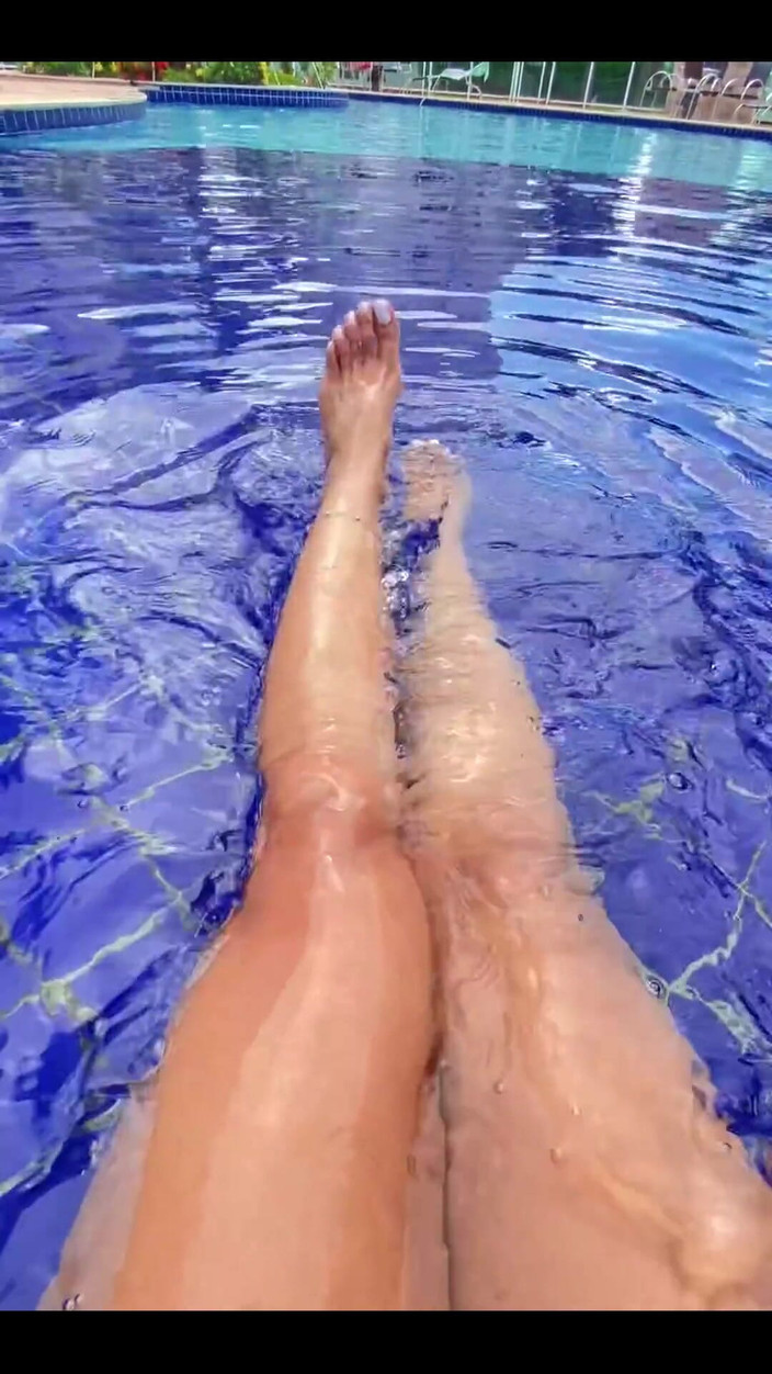 KiffaFeet: Dia da piscina