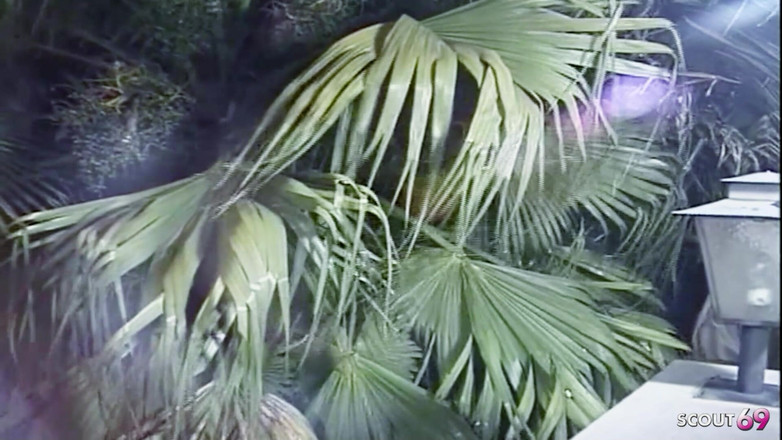 Shemale TS Collection: Tranny latina bertetek besar ditangkap di balkoni dengan lelaki pelik