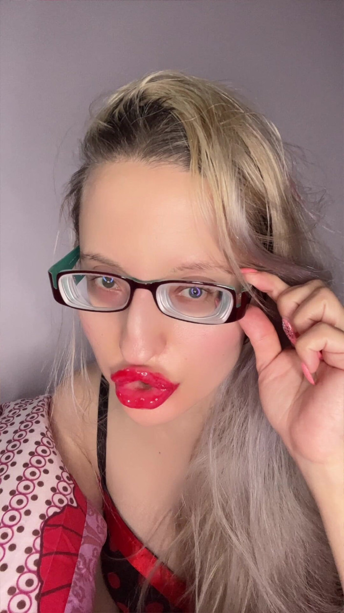 FinDom Goaldigger: Story why I do not wear my new thick big...