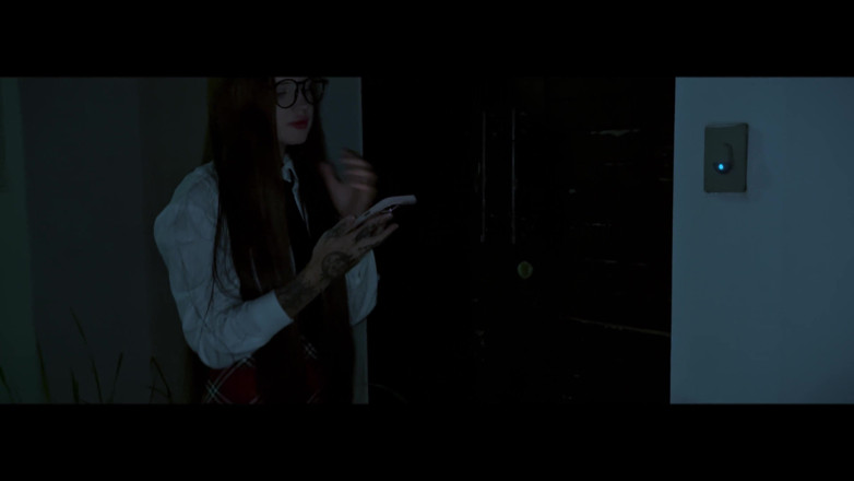 SkinLovers: 비명을 지르는 하드 애널. 포르노 패러디 영화 "비명" 할로윈