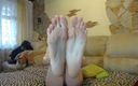 Bad ass bitch: Feet on Cam