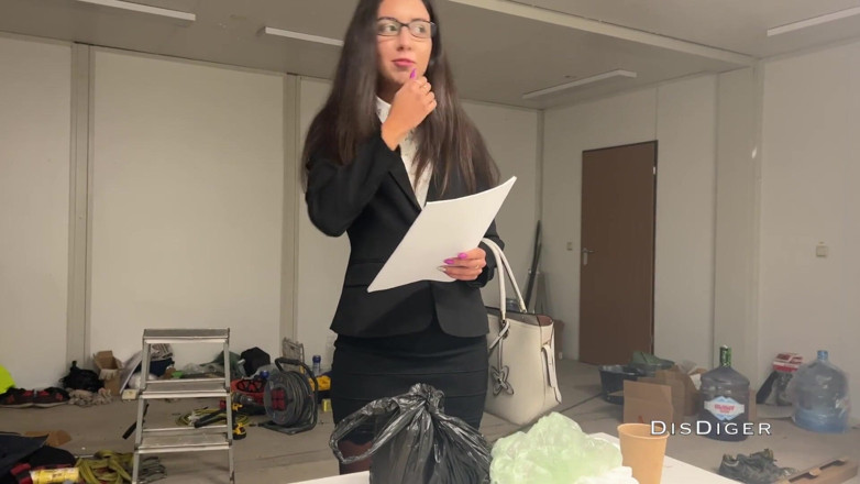 Dis Diger: Scopata la moglie del capo al lavoro nel culo e...