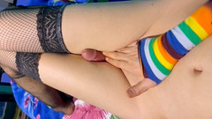 top femboy: Incredibile femboy 18 anni si masturba con una gamba che agita