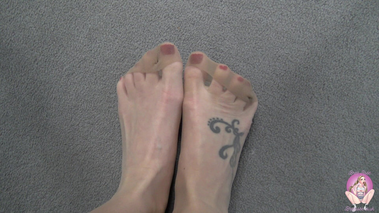 Brea Rose: Cul et pieds en bas nylon