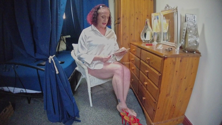 Mistress Jodie May: Fully Fashioned Flashing Secretary