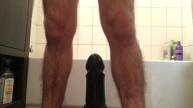 Turtlewax: Divertimento anale - 2018.1.5 - Cavalcando un dildo anale gigante