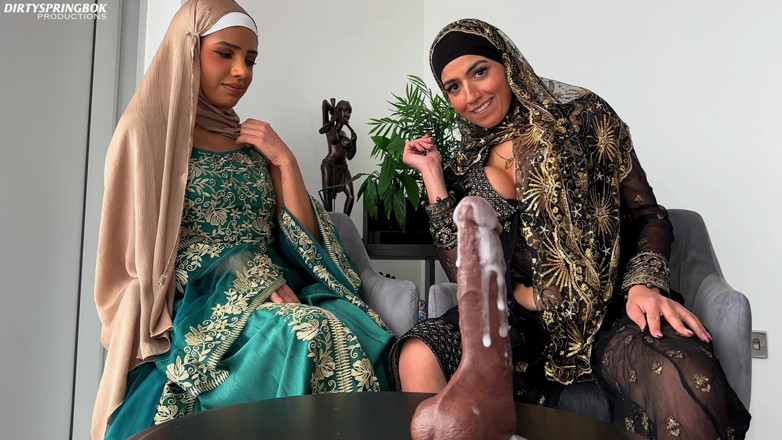 Aaliyah Yasin: Duas putas hijabi dão a você uma punheta