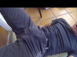 Lapetus: Ingoio i miei pantaloni e bevovo la mia pisciata