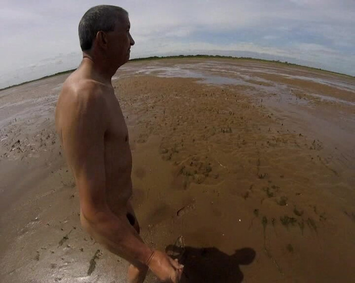 Andy: Дрочка на пляже