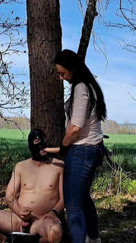 Umplută de spermă și futută în pădure