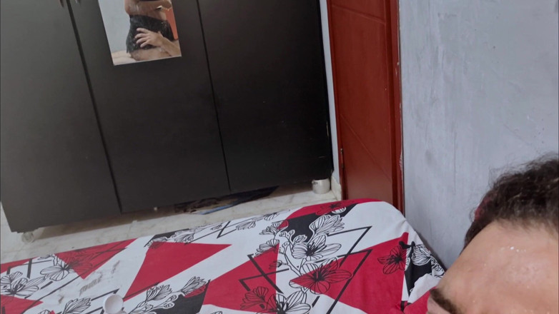 Pikaa6: Mereka mengeluarkan susu dari payudara saya dan dia mengisap semuanya