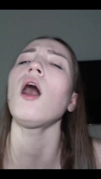 POV - filha de seus amigos fez 18 anos - Kate Quinn