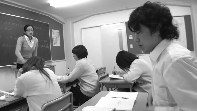 School in Japan: Adorável universitária japonesa adora fazer sexo oral pervertido
