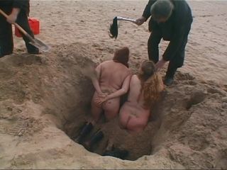 Absolute BDSM films - The original: Доминирование на пляже на улице