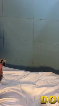 Pepek comel untuk dikongkek semasa cuaca sejuk dan pancutan mani