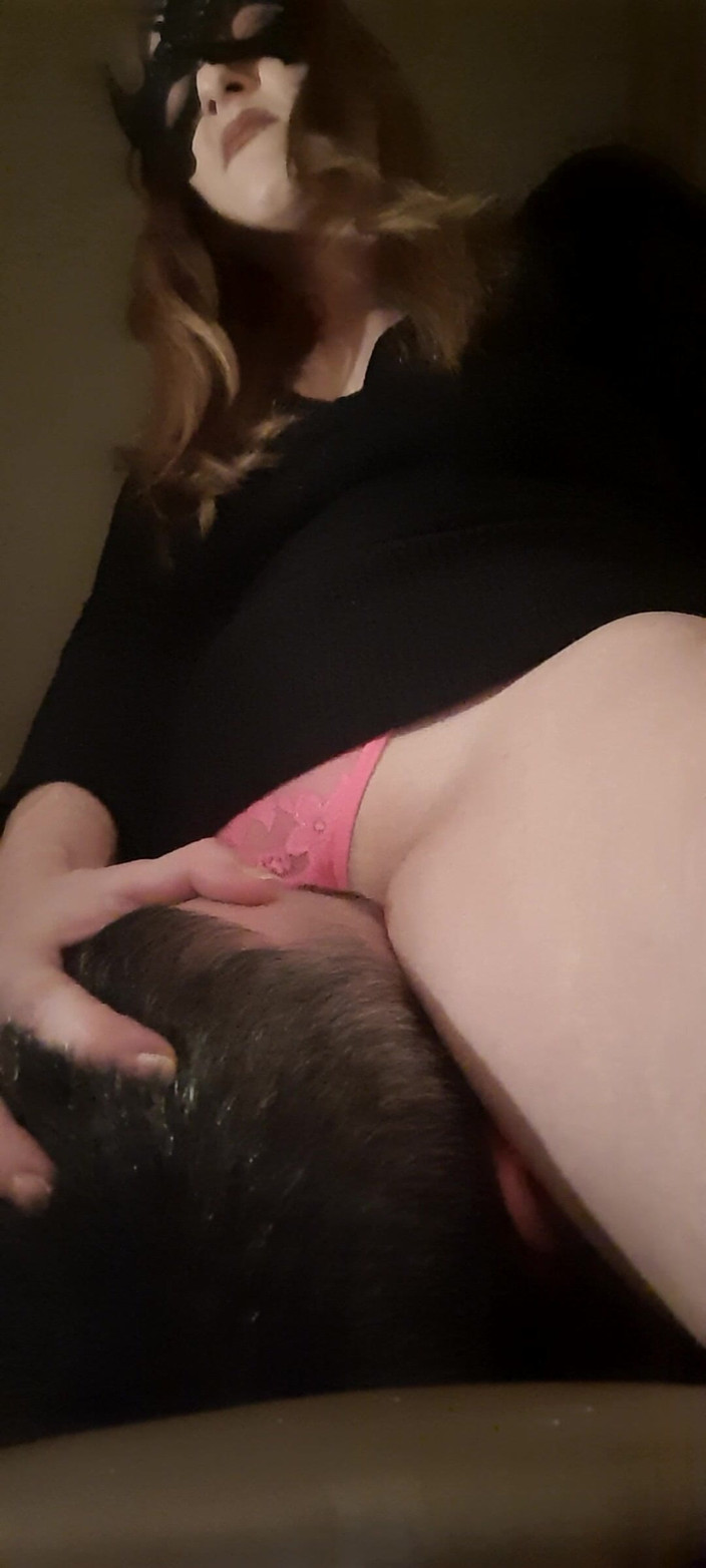 goddess82: Sadistic Facesitting Under Stephanie's Pussy!