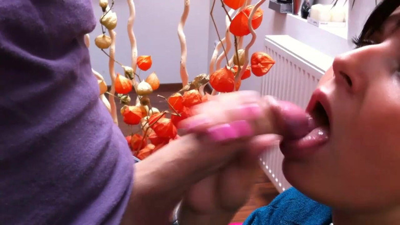 Facial flavor: Jane kouří ptáka - natočeno na telefonu