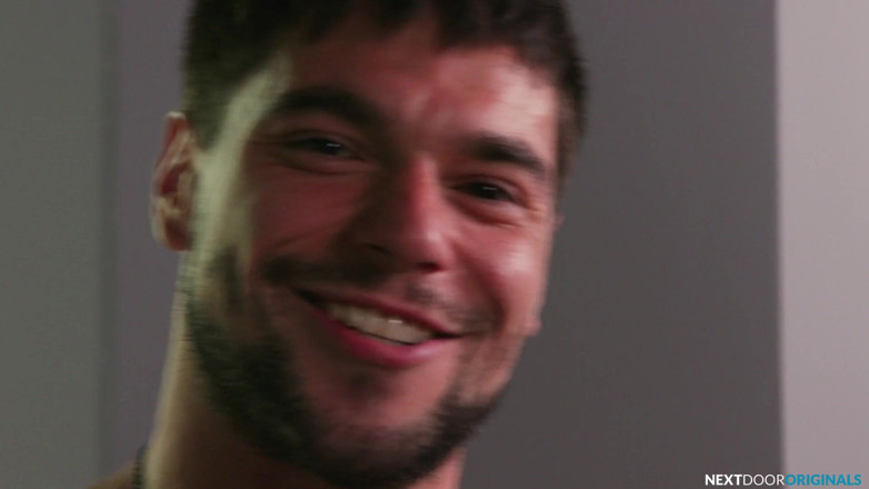 Next Door Studios: NextDoorStudios - Aspen bratty hunk mengongkek teman lelaki semasa dia dalam...