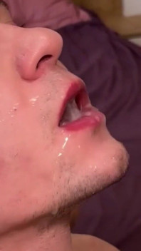 Twinks šukají a stříkají, část 3