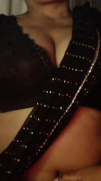Desi Hot Girl Boobs Press Persembahan Seksi Bogel.
