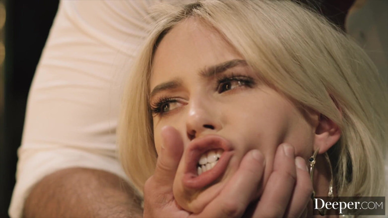 Deeper: Profunde. Timida Understudy Kiara este sedusă de infamul ei co-star