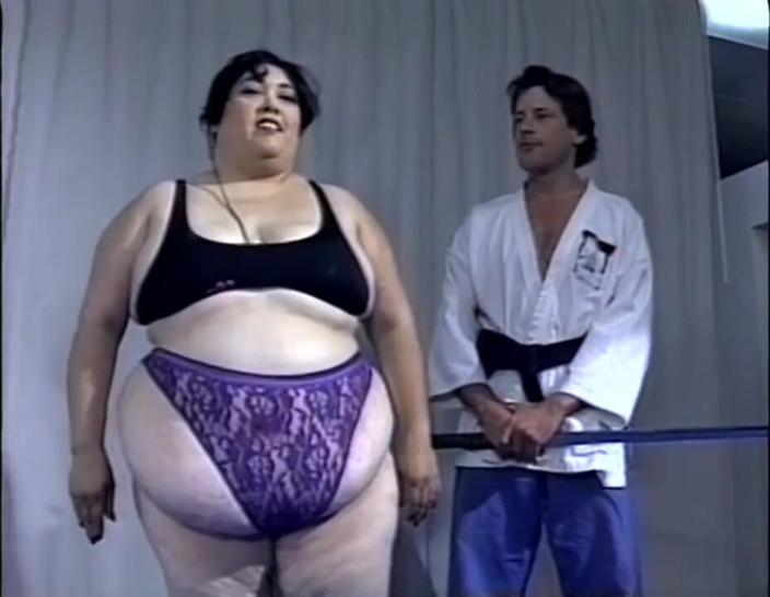 2 much love: 흑인과 백인 뚱뚱한 밀프 보지 섹스 난교... 입에 정액