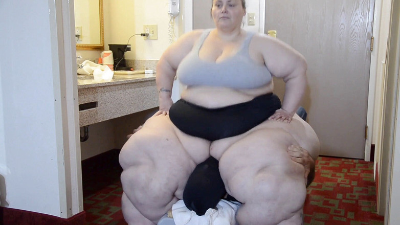 Full Weight Productions: Bobbi Jo et Savannah baillent Ceasar sur le banc