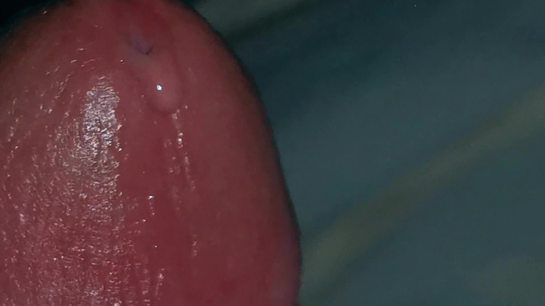SEXY_GUYBEST: Prim-plan foarte al unui penis supra-excitat și fluxuri de pre-spermă!