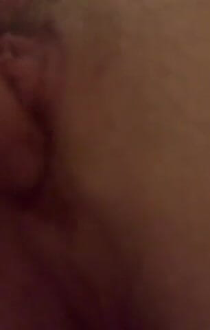 JennaDeMilo: Rubbing my clit...