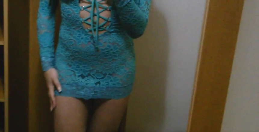 Nikki Montero: Burada amatör travesti Carol Molinari'nin ağzına boşalıyorum