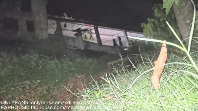 Dilan Castro: ストレートの男が廃屋で裸のツインクとセックスする