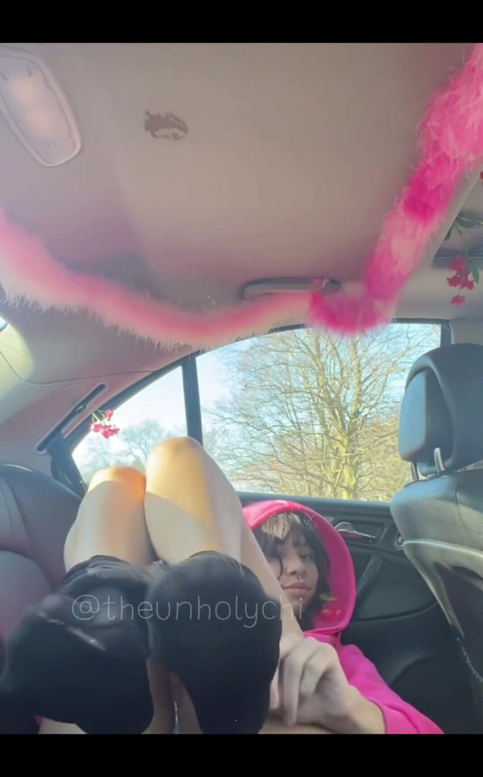theunholychi: Gugup!