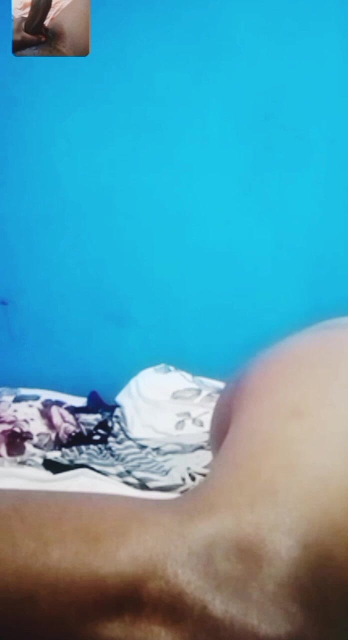 Me and my new slut: 淫荡妈妈通过视频通话自慰 第3部分（最后射精）