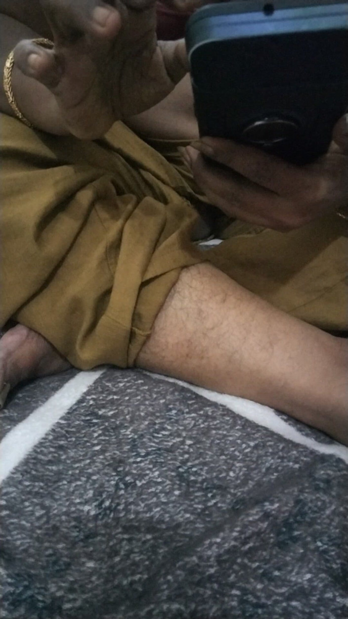 Priya aunty: Vorbind murdar pe pat