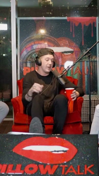 Tiktok Mogul Aaron Vankampen recebe freaky em mansões!