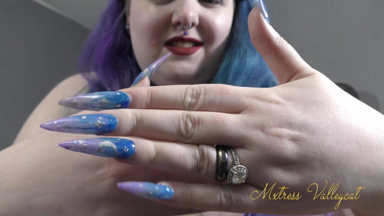 Mxtress Valleycat: Extra long pastel-goth nail tapping