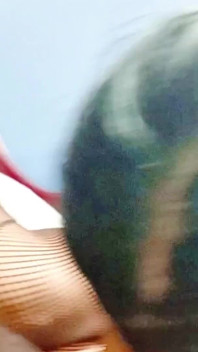 Moje přítelkyně saje těsnou kundičku mé nevlastní matky, než ji šukám