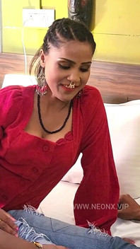 Lilly silly sesso hardcore non tagliato a tre